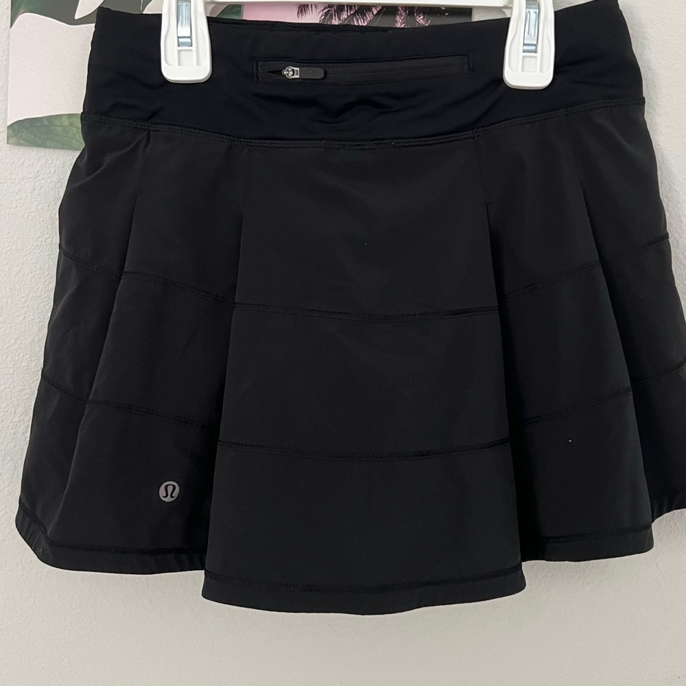 Black Mid Rise Lululemon Skirt size 4